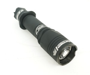 Фонарь тактический Armytek Dobermann Pro XHP35, 1580 люмен (теплый свет)