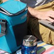 Термосумка THERMOS CLASSIC 12 Can Cooler Teal, 10 л, 20х14х32 см (бирюзовый) - фото № 6